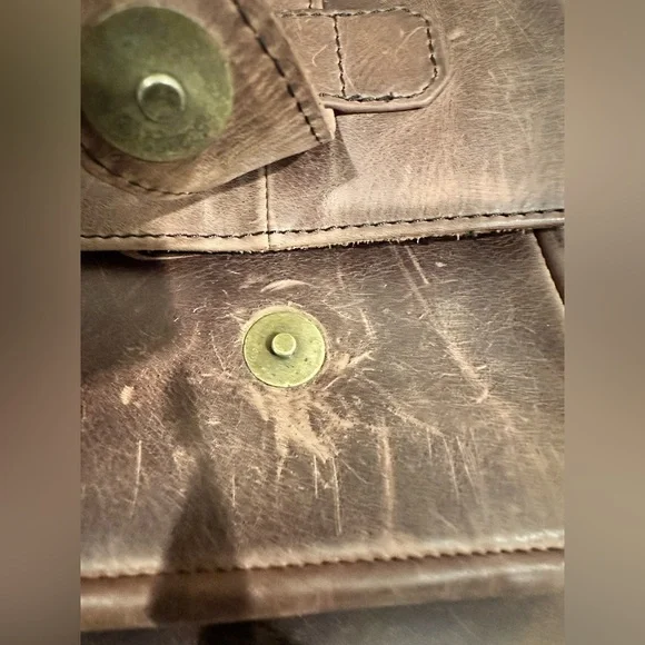 LadderBack 100% Leather Brown Rugged & Rustic Design Laptop Messenger Bag - Picture 14 of 16